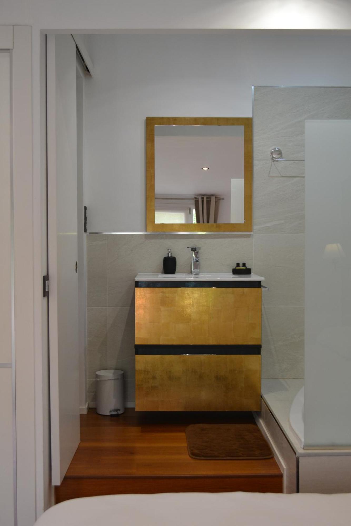 Apartamentos Puerta De Gijon Luaran gambar