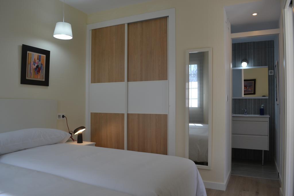 Apartamentos Puerta De Gijon Luaran gambar