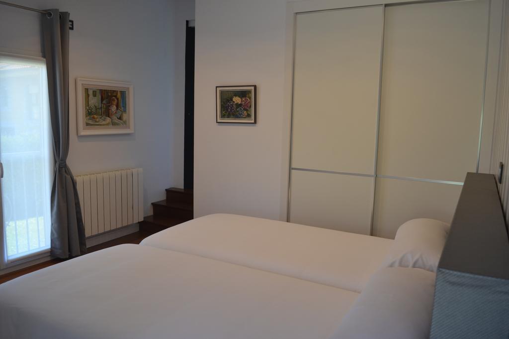 Apartamentos Puerta De Gijon Luaran gambar